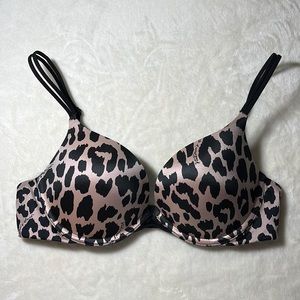 Victoria’s Secret Very Sexy Push-up/Pigeonnant bra
